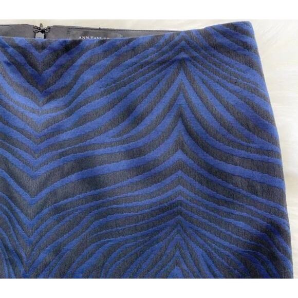 Ann Taylor blue and black zebra print pencil skirt Size 10 - Picture 2 of 4